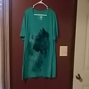 Short sleeved  v-necked printed Tee.